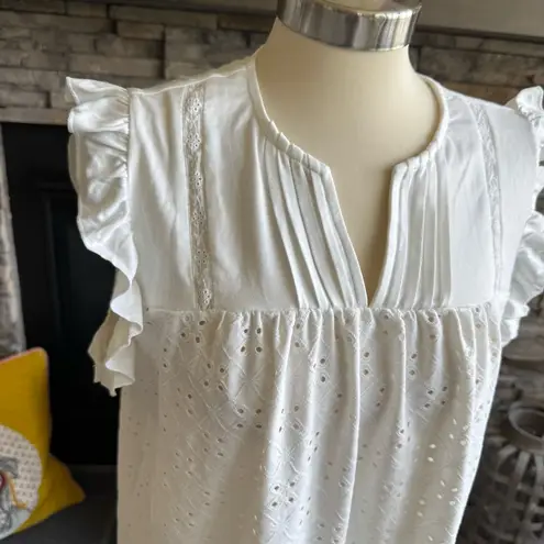 Bobeau White Ruffled Pleated Blouse