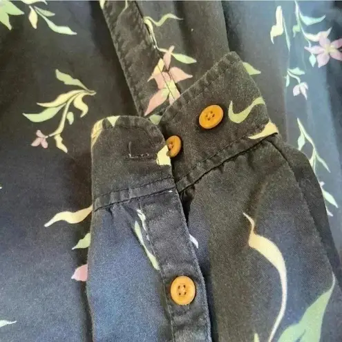 Duluth Trading Womens Floral wrap top Shirt Navy Size Small S