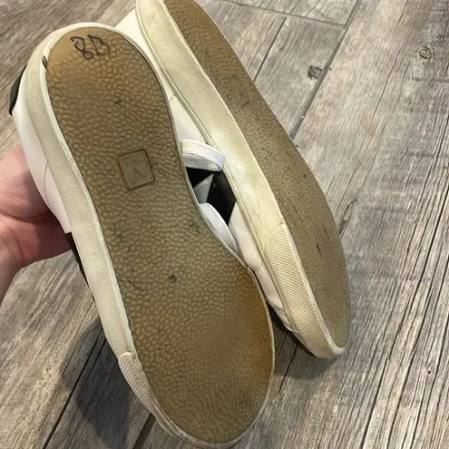 VEJA women’s White and Black Sneakers