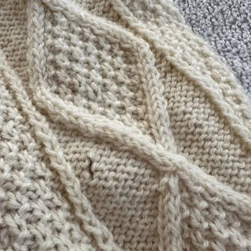 Vintage 70s/80s Cream Wool Knit Hade Made in Ireland Hat and Fringe Scarf Set