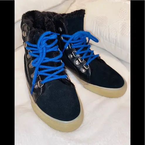 American Eagle  Women’s Fur Boots sz 7 NWT