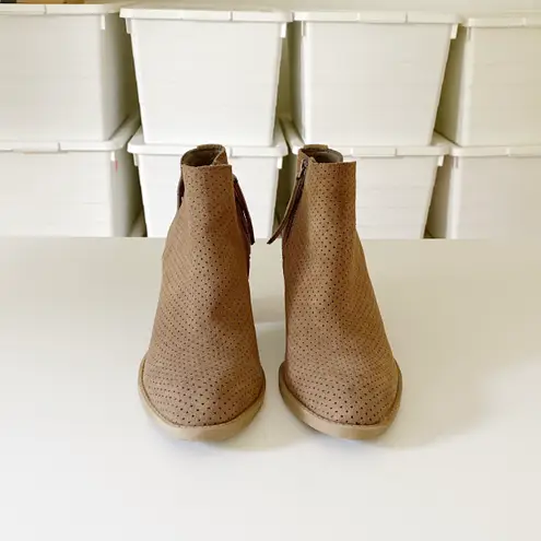 Dolce Vita Janie Perforated Suede Bootie Tan Size 7