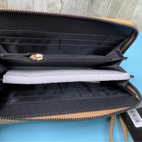 Alexis Bendel Tan Quilted Zippered Wallet W/Inside Zip Compartment & Card Slots