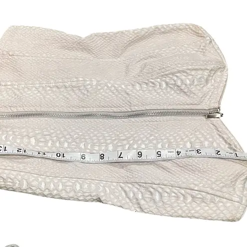 Carmen Gray Snake Print Zip Crop Top Small White