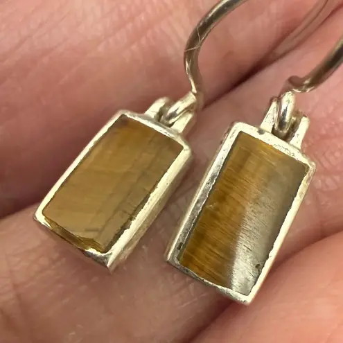 Vintage SU 925 Sterling Silver Tigers Eye Small Dangling Earrings 1.7g.
