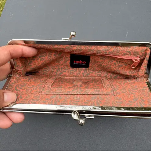 Hobo International Wallet Clutch In Gray Or Taupe Color With Lot Of Compartment Tan - Image 5