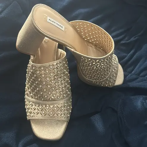 Alex Marie NWOT Cecilia Shimmer Pearl Embellished Platform Dress Sandals