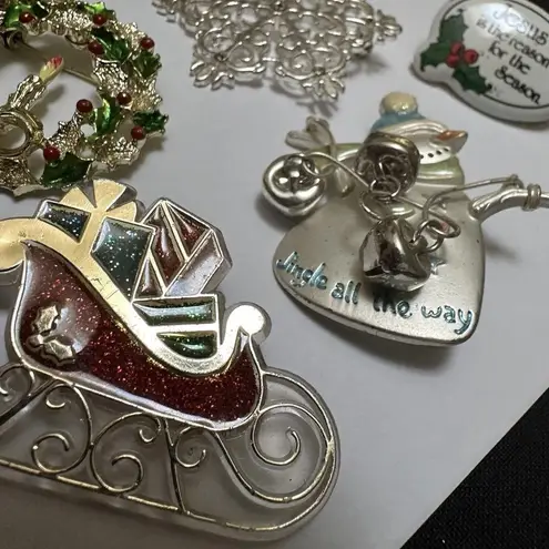 Christmas Holiday Brooch Pins Lot Of 17 For Crafts Projects Or Repair