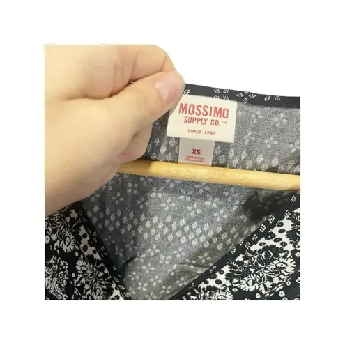 MOSSIMO Black White Floral Romper XS Sleeveless V