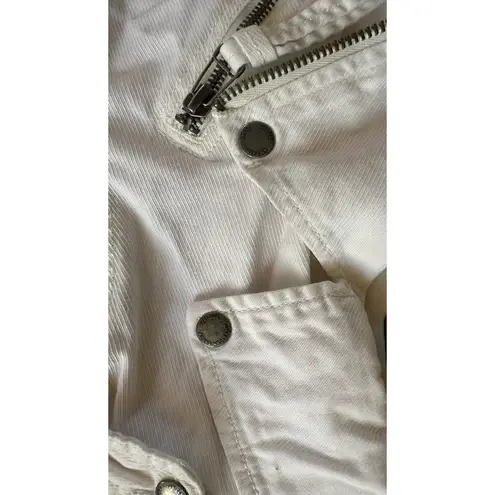 American Eagle Women " Outfitter" white denim zip up jacket. Size S