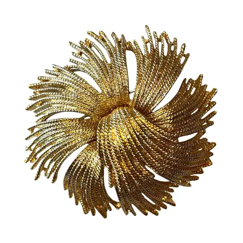 Monet Signed Cordelia Line Vintage Gold Tone Flower Brooch