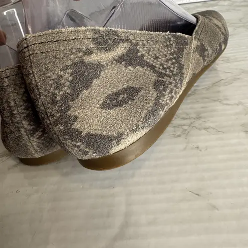 Lucky Brand  Shoes Womens Size 9 M Gray Snake Print Flats Slip On Ballet Comfort