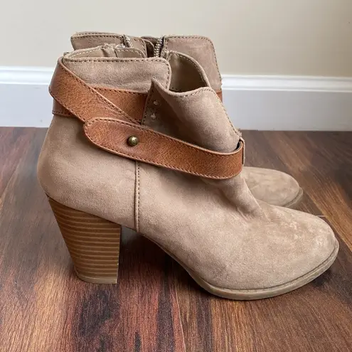 Francesca’s *Final Price* Cadence Sueded Leather Strap Ankle Booties With Heels Size 7