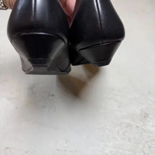 Tahari Dominique Black Leather Pointed Toe Wedge Flats Women's Size 7.5 M