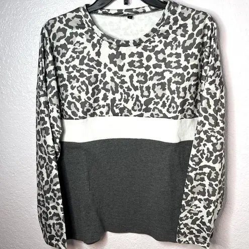 RXRXCOCO Leopard Animal Print Pullover Sweater Cozy Chic Top Size Small New! Gray