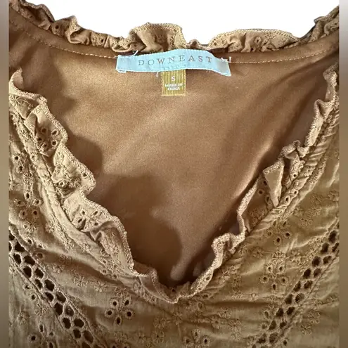 Downeast Golden-Brown Eyelet Blouse Top. Elastic Sleeves. Size Small. Autumn