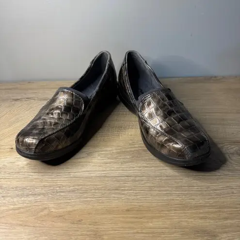 Easy Street Bronze Croc Embossed Loafer Comfort Slip On Shoes Womens 7.5 Casual