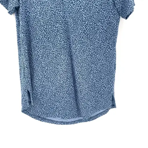 Athleta  BLUE MICRO CHEETAH V-NECK SHORT SLEEVE BREEZY TEE SHIRT
