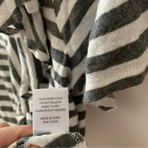 Skies Are Blue Linen Blend Ruffle Striped Top Grey White Size L