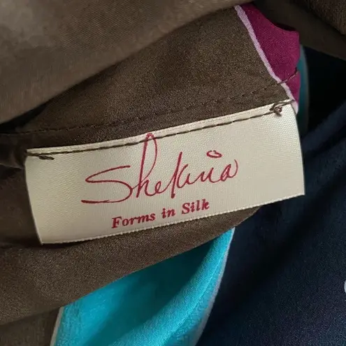 Shekina Forms in Silk Hand