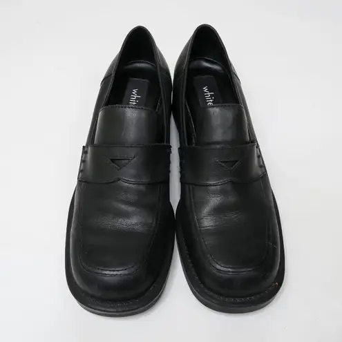 Vintage 90s Whitemt Black Leather Heeled Loafers