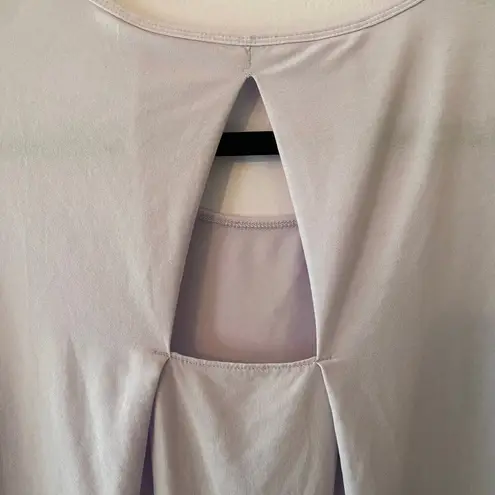 On Running Women's size Medium Lavender Light Purple Short Sleeve Active Tee Top