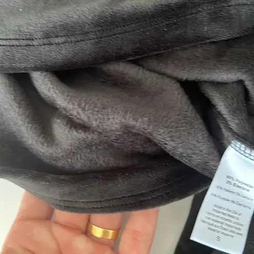 Beyond Yoga Cropped Velour Fleece Crewneck Sweater Sweatshirt Size Small Black