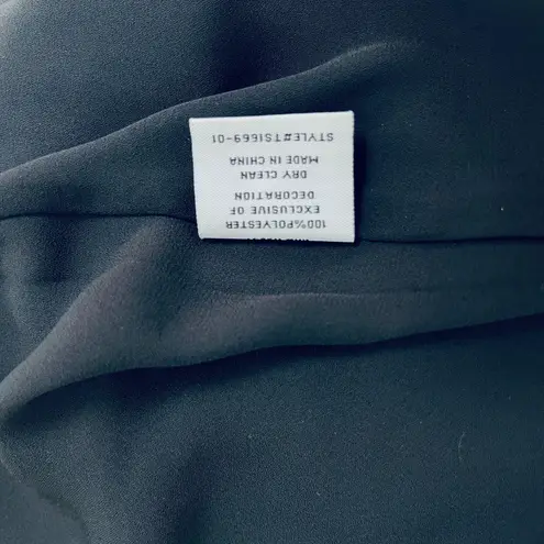 Collective Concepts Peter Pan Lace Collared Top