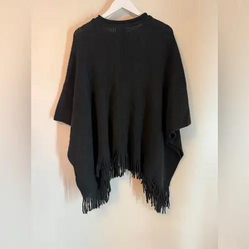 MIA & TESS PONCHO MOCK TURTLENECK BLACK FRINGE ONE SIZE EUC