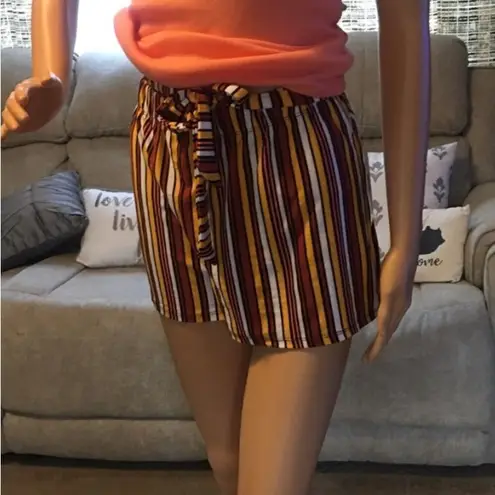 NWOT Bobby Brooks size medium striped shorts tires in front Yellow - Image 5