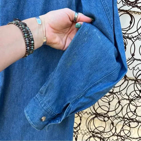 Vintage 90s Rustic Americana Cowboy Christmas Embroidered chambray Shacket shirt Size L