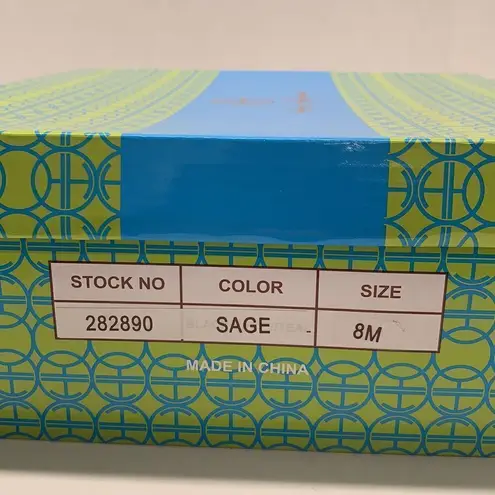 Hot in Hollywood Hidden Wedge Suede Platform Sneaker Heels Sage Green Size 8 Green