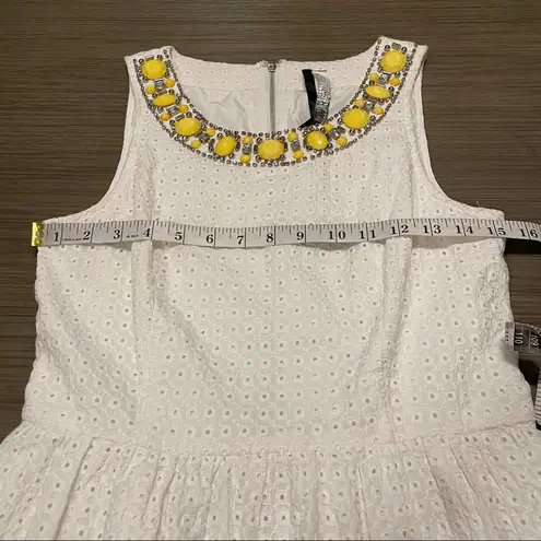 Kensie  White Yellow Jeweled Shift Embroidered Sleeveless Dress Size S