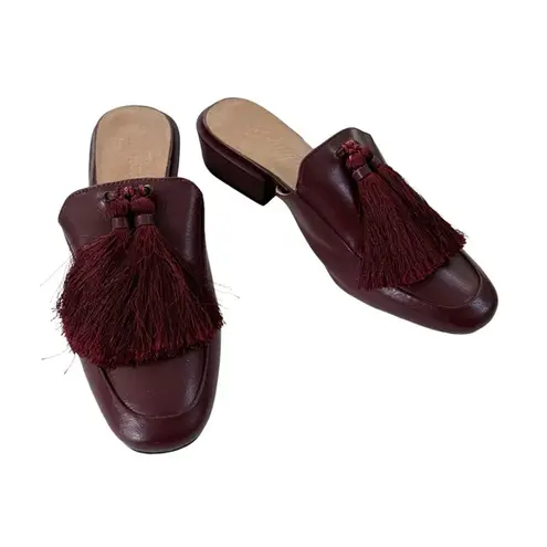 Bettye Muller Brea Leather Large Tassel Loafer Mule Burgundy Size 6.5