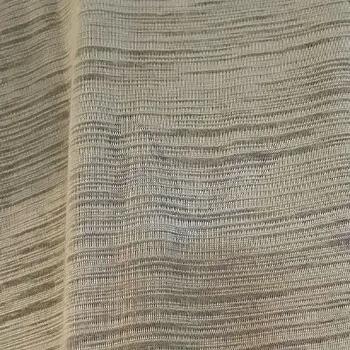 NWT Yak & Yeti Gray Tiered Short Sleeve T