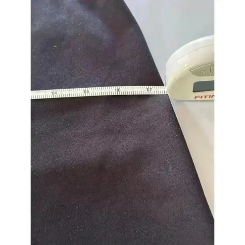 Betabrand Black Dress Pant Yoga Capri
Medium Petite meshed and scalloped calf