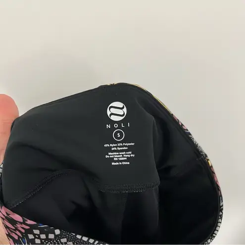 Noli Yoga Gilded Legging NWT Size Small Foiled Gold Paisley Print