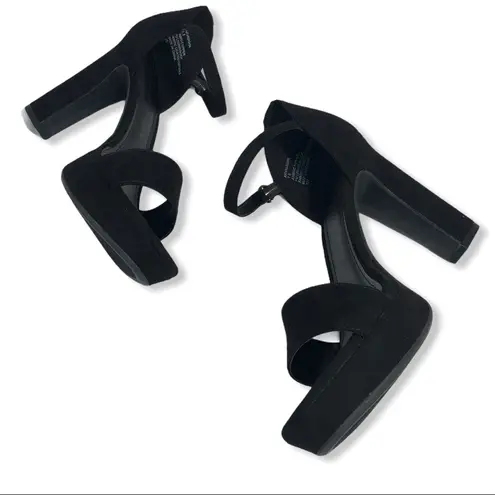 Anne Klein  Vaughn Platform Sandals