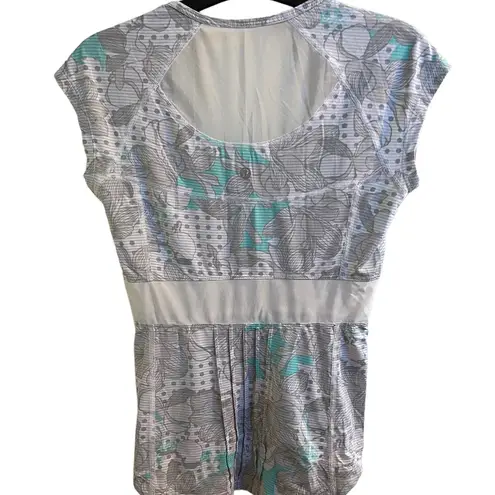 Lululemon  Grey, White, & Turquoise Size XS Mesh Short Sleeve Top.