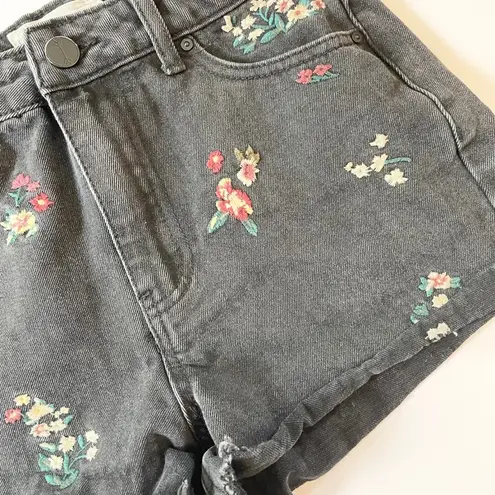 Banjara Floral Embroidered Denim Shorts Distressed Hem Black Wash Size 3/26 Boho
