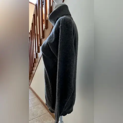 Lord and Taylor | womens cashmere turtleneck sweater. Size: S.