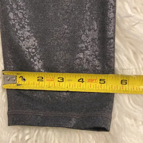 Lilly Pulitzer  Luxletic  Gray Leggings Sleek Stretchy Design size XL BNWOT