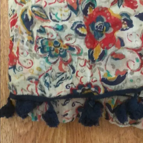 American Eagle Like new Floral  Scarf