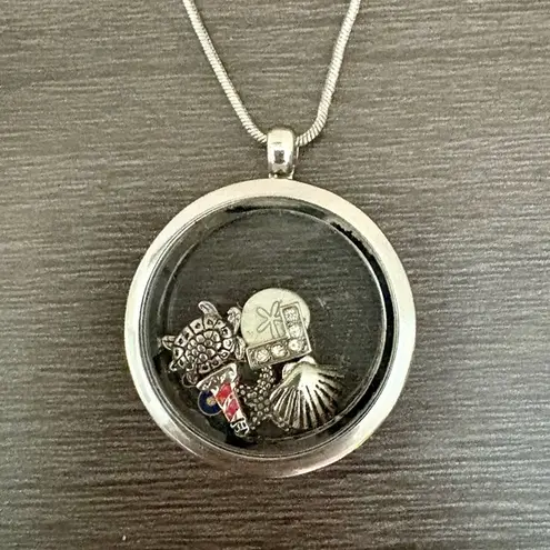 Vintage Beach Themed Necklace Silver