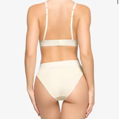 SKIMS Off-White Cotton 2.0 Plunge Bra