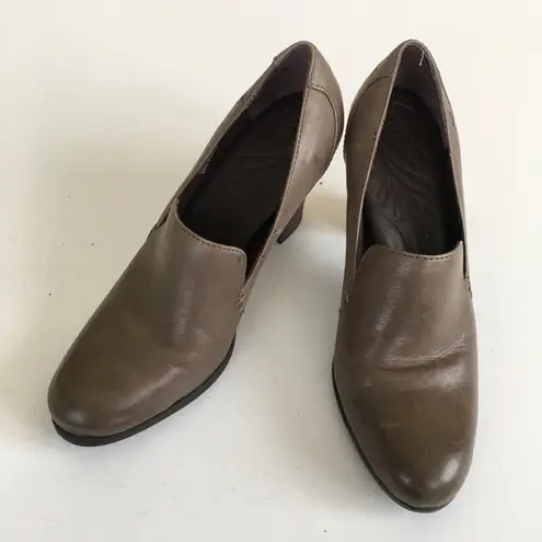Born Bronze Leather Heels Pumps Brown Size 6