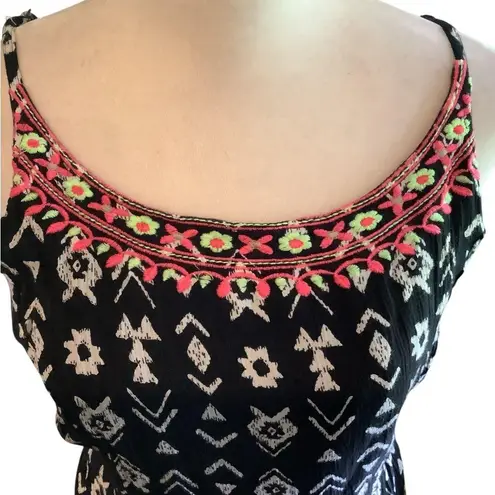 Kiwi & Punch Women’s Embroidered Strappy Dress w/ Pretty Back. WORN ONCE Black Size XL