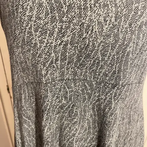 Athleta  Santorini Thera Printed Sleeveless Dress in Mojave Laurel/Black. Size L. - Image 4