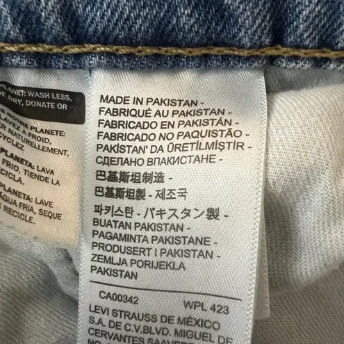 Levis 502 Taper Light Wash Jeans Size 31x30 (Actual 30x28) Blue