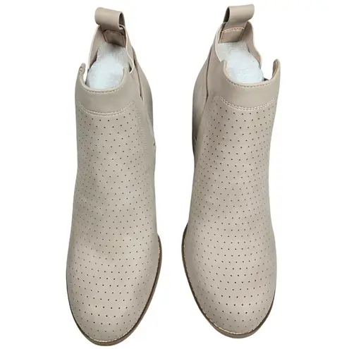 DV Dolce Vita Gerdy Vegan Leather Comfort Wedge Bootie in Beige 9 NWT Tan